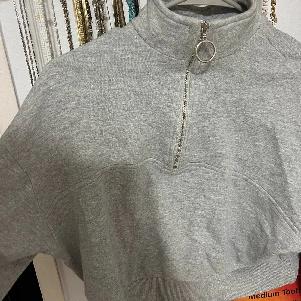 PRINCESS POLLY sweatshirt - Picture 14 of 16